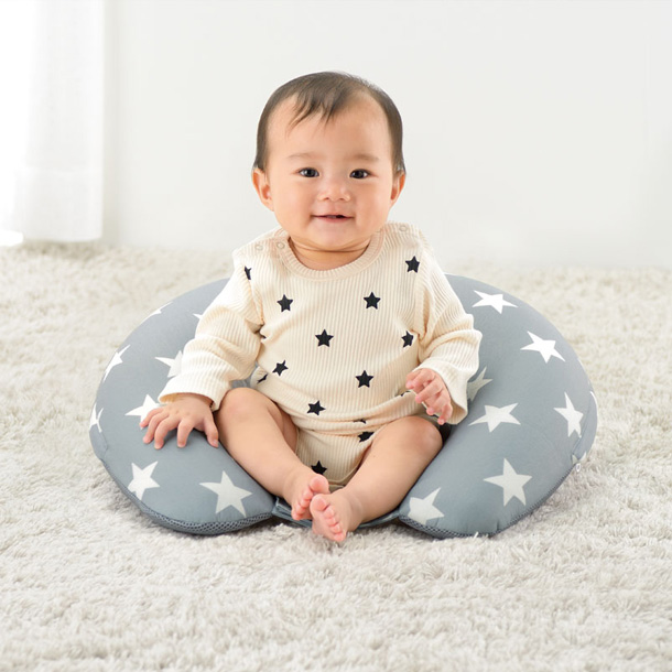 ふかふかたためる授乳クッション グレー ホクソンベビー